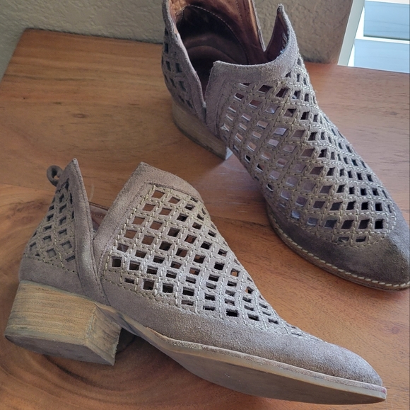 Jeffrey Campbell Shoes - Jeffrey Campbell | Leather Booties 6.5